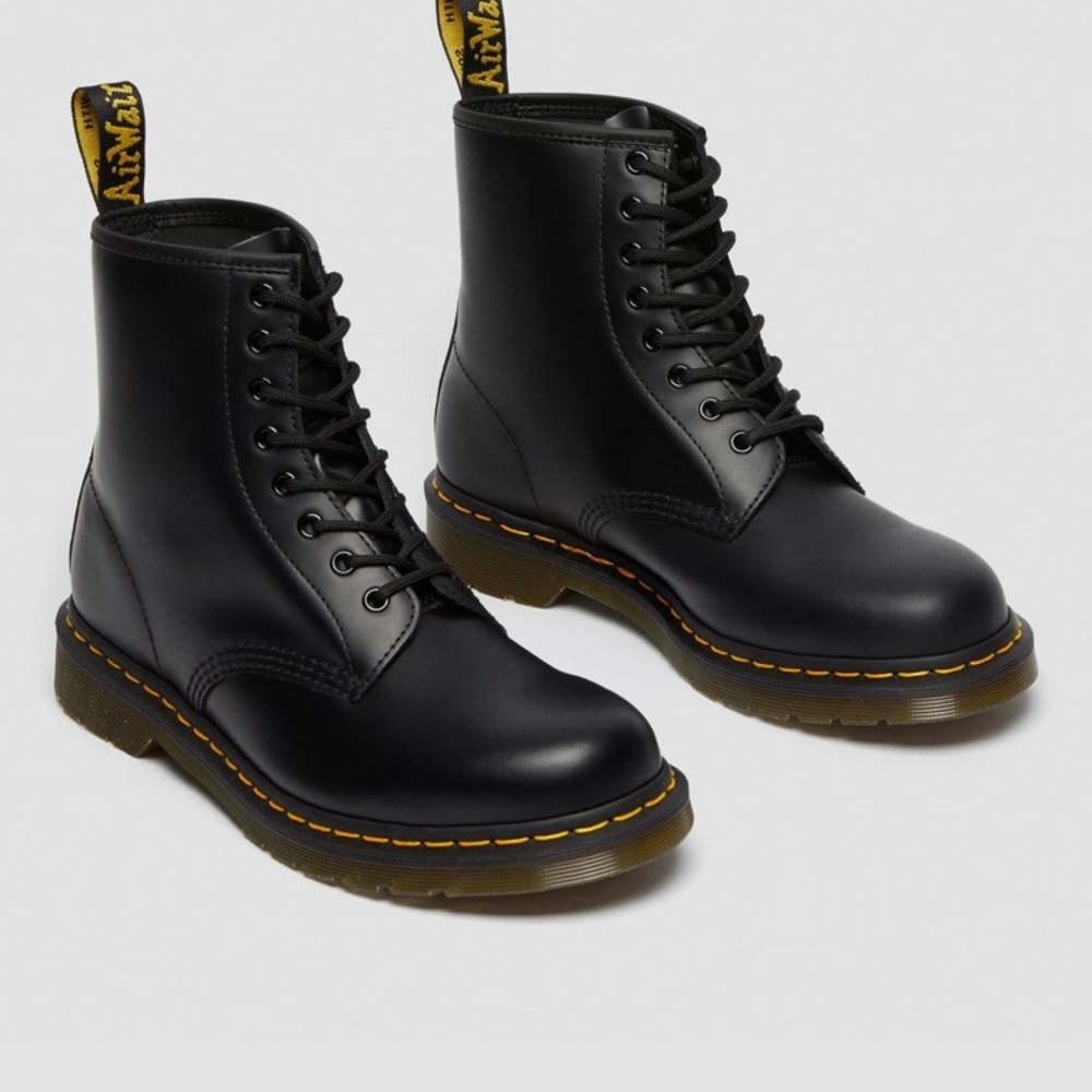 Classic Unisex 1460 Lace Up Dr. Martens boots